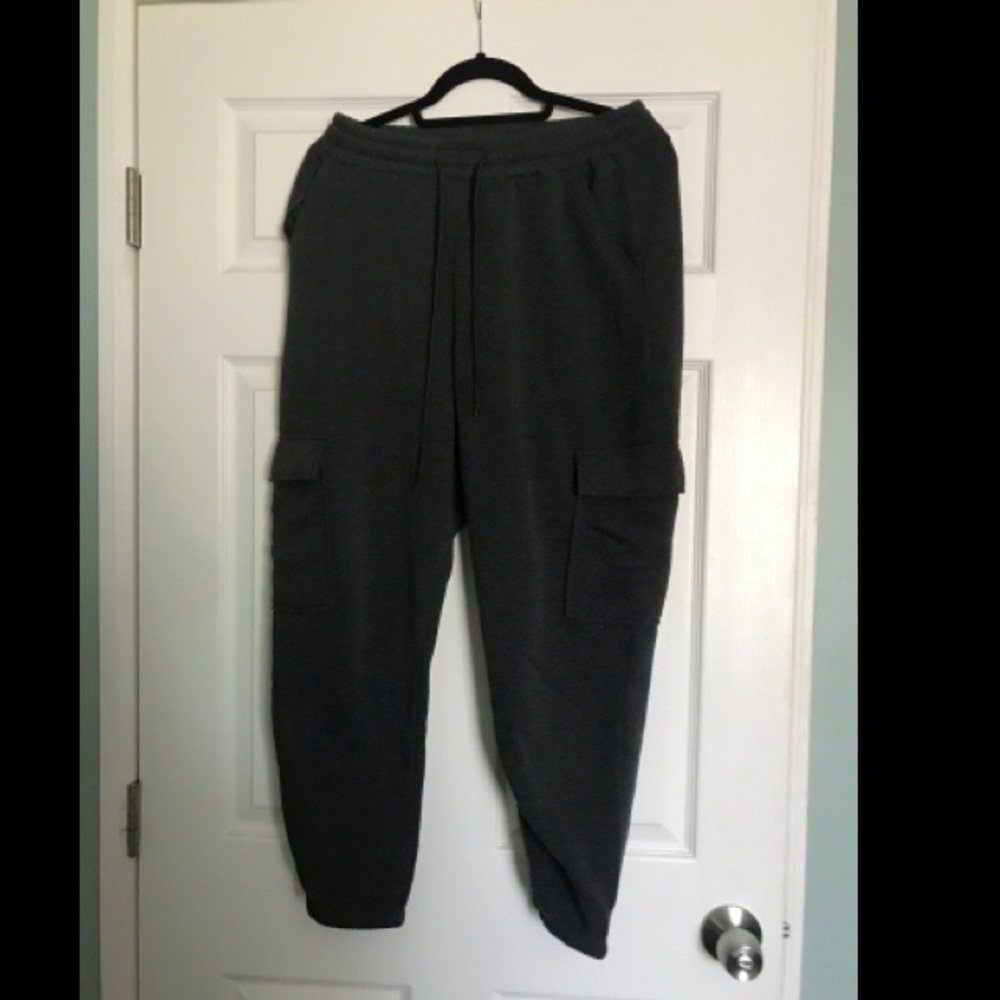 👏👏NEVER WORN SWEATS👏👏